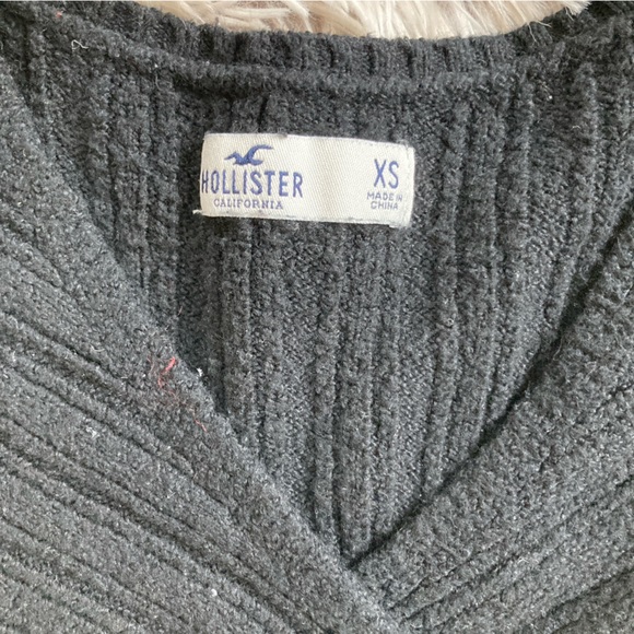 XS Hollister sweater - Picture 2 of 2